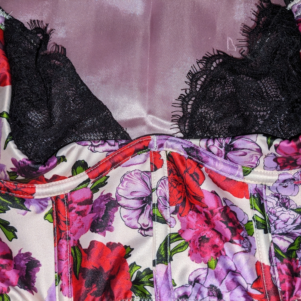 Elegant Black and Red Floral Lace Bra